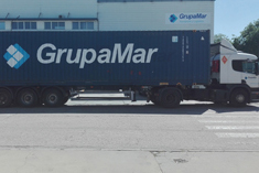 Instalaciones de GrupaMar Madrid - Tractora y contenedor